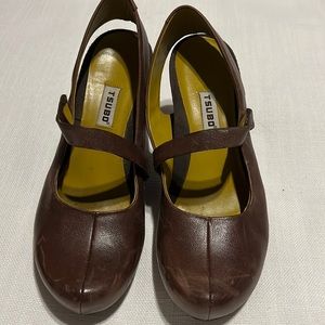 Tsubo brown heels